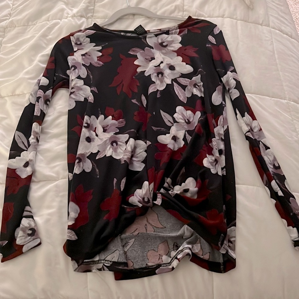 Floral sweater 💕